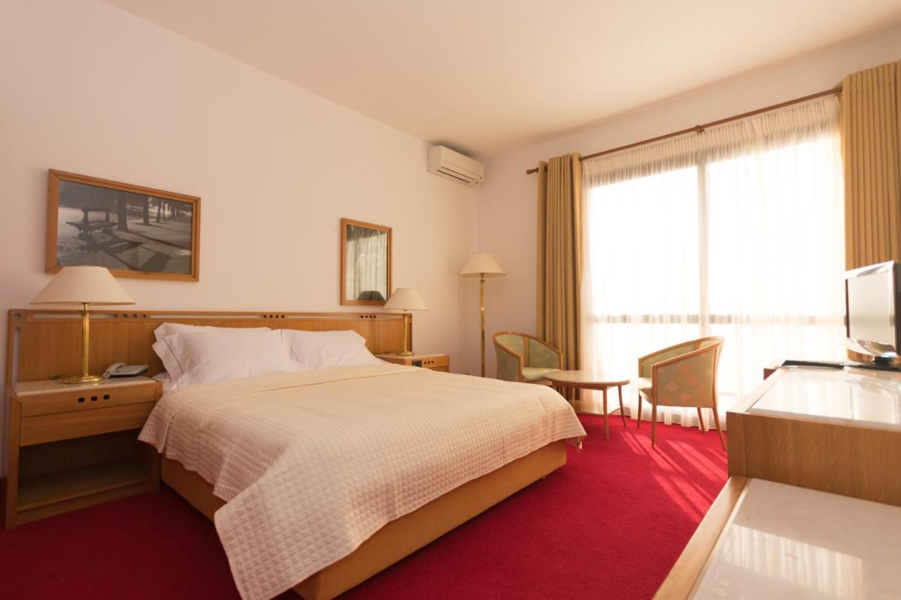 Chateau Linza Resort Tirana Exterior photo